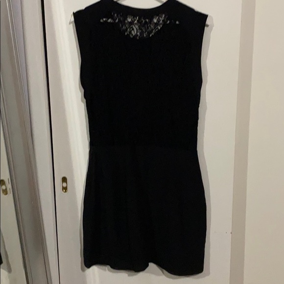 Aritzia - Wilfred little black dress lace & silk - Picture 7 of 14